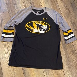 Nike Women’s Black and Gray Quarter Sleeve Tee